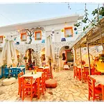 Otel Sade *