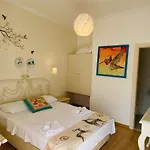 Sade Hotel