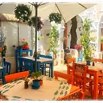 Sade Hotel *