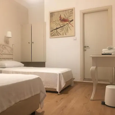 Otel Sade *